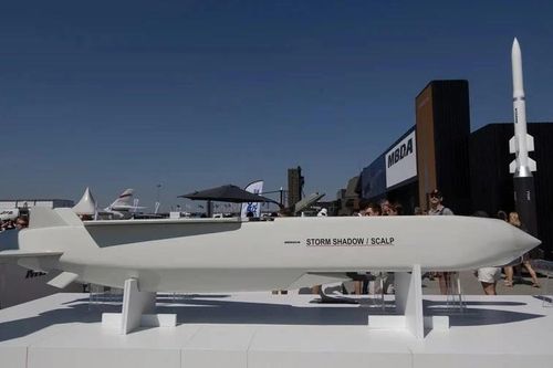 Bloomberg: Anh chuyển thêm tên lửa Storm Shadow cho Ukraine