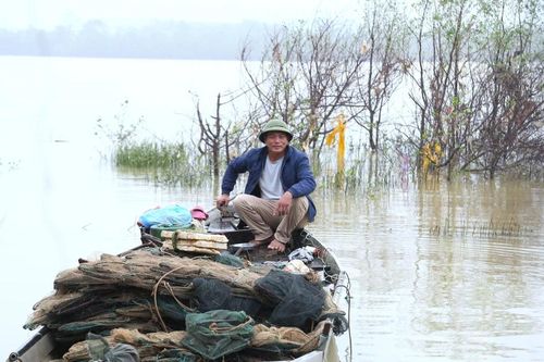 Những người hùng thầm lặng: Mang cả 'gia tài' đi cứu người