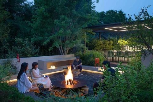 Biệt thự 400m2 ở ngoại ô 'chữa lành' với vườn hoa cẩm tú cầu