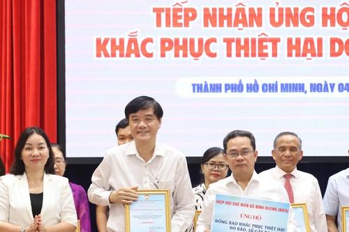 TPHCM ủng hộ TP Huế, Đà Nẵng, Quảng Ngãi 40 tỷ đồng