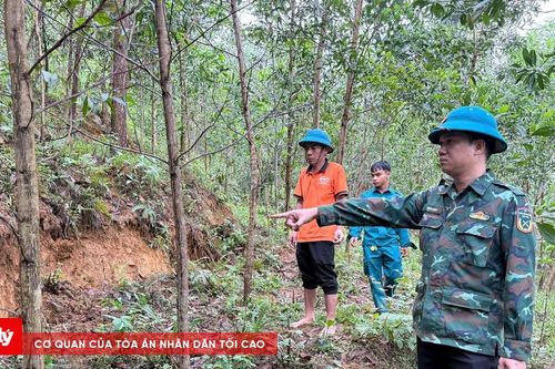 Vết nứt dài hơn 100m đe dọa khu dân cư ở xã La Dêê