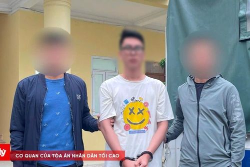 Đối tượng bị truy nã trong nhóm 32 thanh thiếu niên ra đầu thú