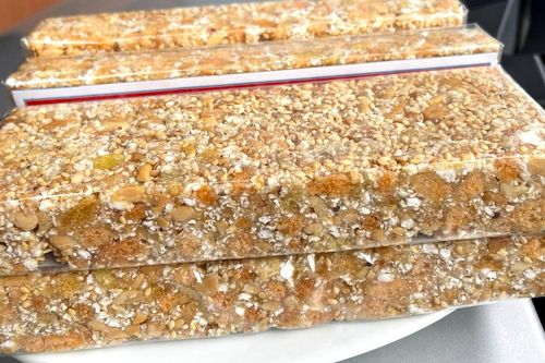 Mê đặc sản bánh cáy Hưng Yên, khách đặt ship 100km về bày cỗ, làm quà