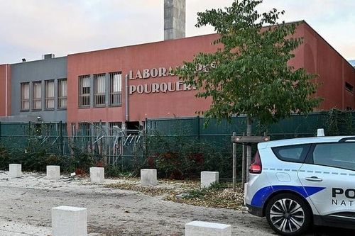 Cảnh sát Pháp thu hồi số kim loại quý 32 triệu USD bị lấy trộm