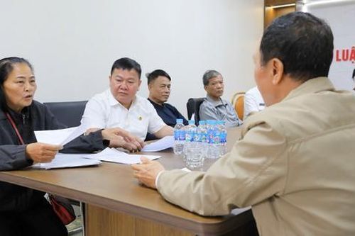 Người dân Hải Phòng hào hứng tham gia tư vấn pháp luật miễn phí