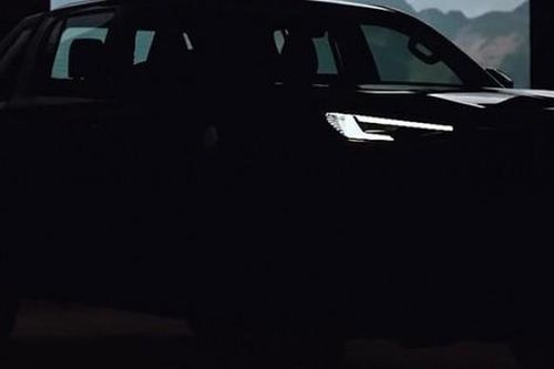 Toyota tung ảnh 'nhá hàng' bán tải điện Hilux 2026