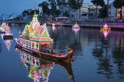 Lễ hội Oóc Om Bóc - Đua ghe Ngo Cần Thơ: Điểm đến của sắc màu văn hóa và sức sống vùng sông nước