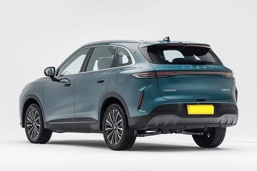 SUV dài gần 4,8 mét, động cơ tăng áp, giá rẻ bất ngờ