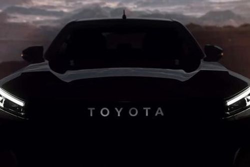 Toyota Hilux mới hé lộ hình ảnh đầu tiên