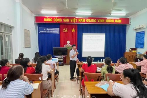 Tập huấn công tác y tế học đường