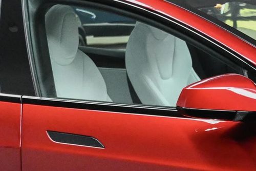 Vụ kiện Tesla: Tay nắm cửa ẩn bị cáo buộc gây tử vong
