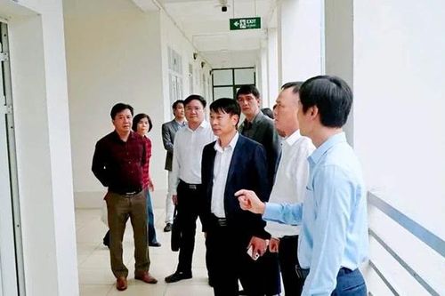 Phó Chủ tịch UBND tỉnh Nguyễn Khắc Hiếu thăm và làm việc tại một số trường học trên địa bàn tỉnh