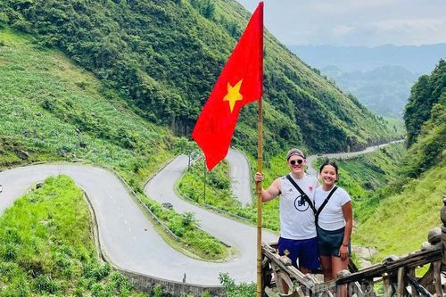 Hùng vĩ dốc Thẩm Mã trên miền đá