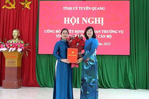 Hội nghị công bố Quyết định của BTV Tỉnh ủy về công tác cán bộ