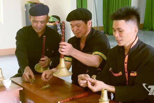 Sợi dây nối những miền thời gian