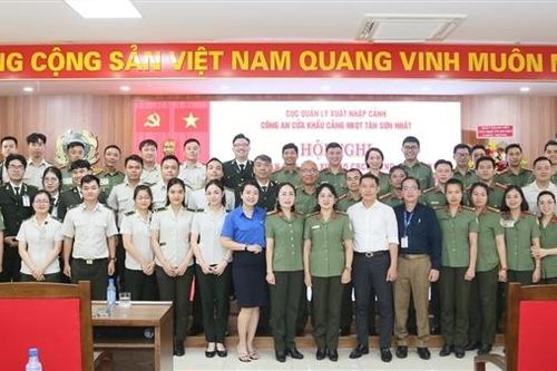 Nâng cao văn hóa ứng xử cho CBCS Công an cửa khẩu và lực lượng An ninh hàng không