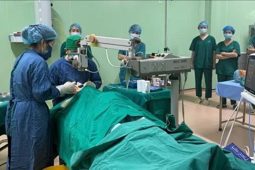 Mang lại ánh sáng cho đôi mắt từ phẫu thuật Phaco