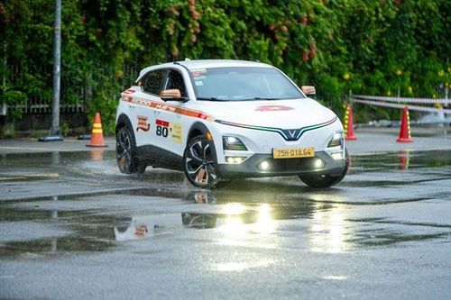 'Cày' 120.000 km, khách hàng Việt nhận xét về VinFast VF 6: 'Chiếc xe đẻ ra tiền'