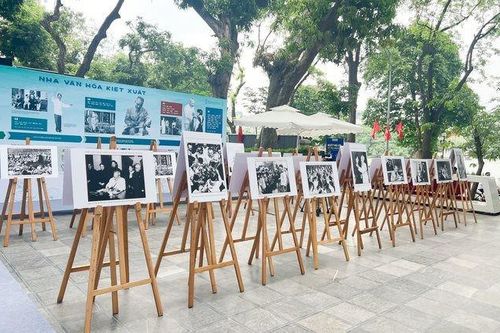 Triển lãm ảnh 'Thành phố Hồ Chí Minh vươn mình cùng đất nước qua góc nhìn điện ảnh' có sự điều chỉnh