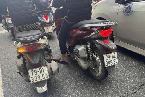 2 xe SH trùng biển số tứ quý 9 ở Hà Nội: Phạt nữ tài xế mua biển giả
