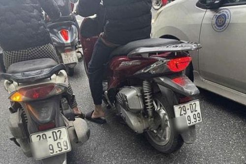 Hà Nội: Đã xác minh, xử lý 2 xe mô tô gắn cùng một biển kiểm soát