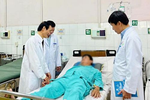 Bệnh viện tuyến dưới làm chủ kỹ thuật phẫu thuật thay khớp háng nhờ chuyển giao từ tuyến trên