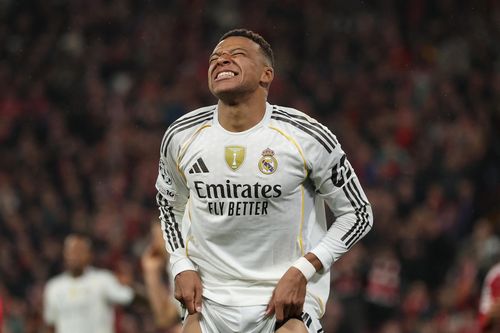 Real Madrid lại gục ngã ở Anfield