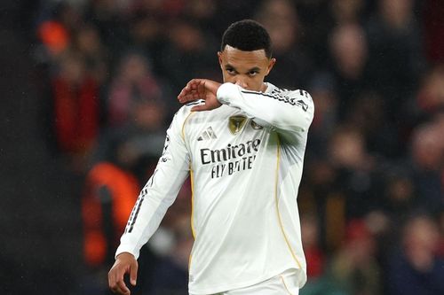 Anfield lột trần Real Madrid