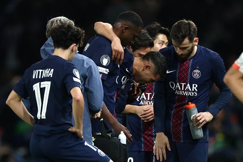 Paris phẫn nộ vì trò đùa vô cảm sau chấn thương Hakimi