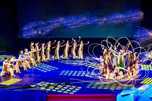 Hài hòa trí tuệ công nghệ và tâm hồn văn hóa Việt