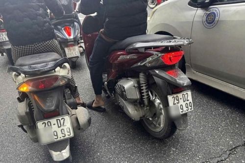 Hai xe SH trùng biển ở Hà Nội bị xử phạt thế nào?