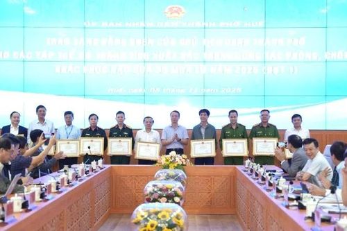 Huế khen thưởng các tập thể xuất sắc trong phòng, chống mưa lũ