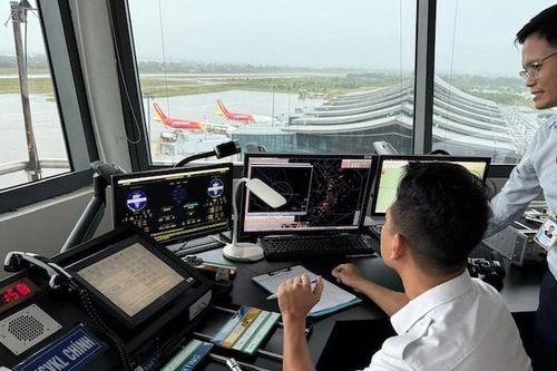 Đài kiểm soát không lưu Phú Bài kích hoạt phương án ứng phó bão số 13