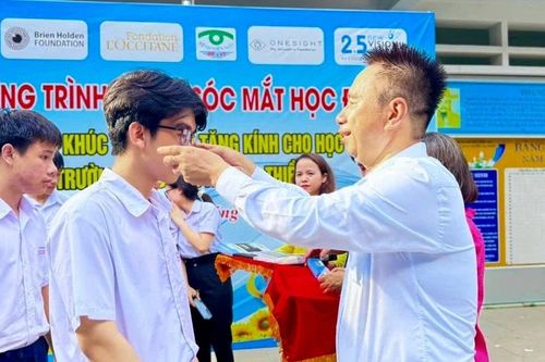 Thầy thuốc Nhân dân, bác sĩ Nguyễn Viết Giáp: Người gieo ánh sáng