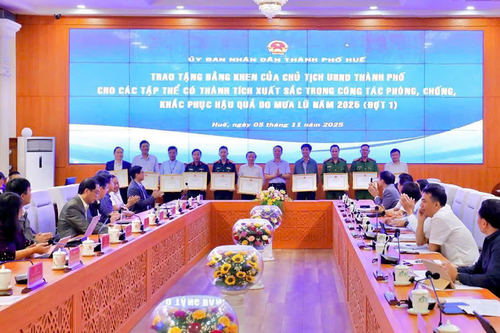Viettel Huế là một trong 12 tập thể xuất sắc trong phòng, chống mưa lũ