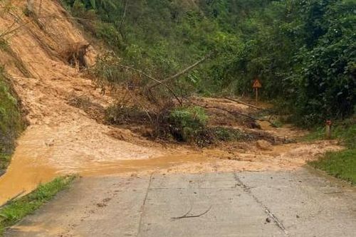 3 xã vùng cao biên giới thiếu nhiên liệu vận hành phương tiện thông đường giao thông