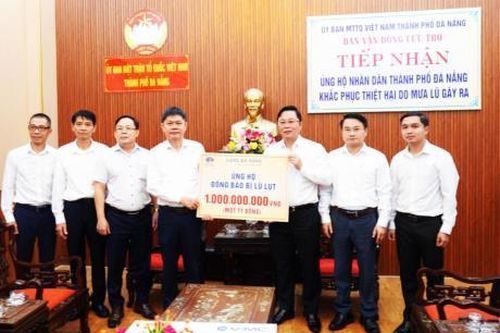 Cảng Đà Nẵng ủng hộ 1 tỷ đồng cho người dân bị lũ lụt trên địa bàn TP Đà Nẵng