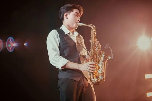 Phạm Hoàng Đông Hải - Khi sắc màu và âm thanh cùng hòa trong một tâm hồn nghệ sĩ