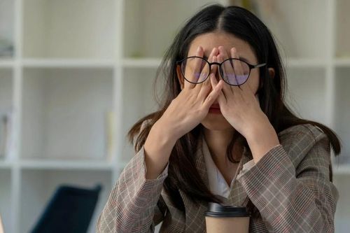 Người trẻ tại Anh đối mặt với khủng hoảng kép: thất nghiệp tăng và sức khỏe giảm