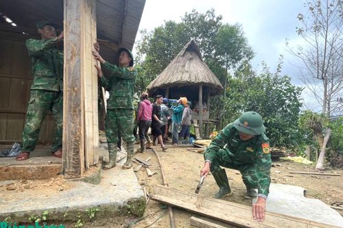 BĐBP thành phố Đà Nẵng khẩn trương giúp dân ứng phó với bão số 13