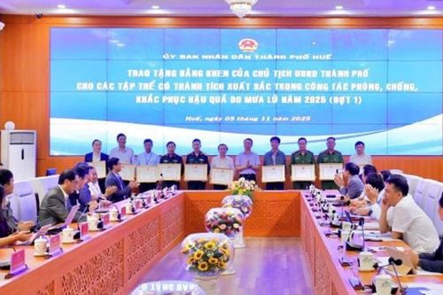 Viettel Huế là một trong 12 tập thể xuất sắc trong phòng, chống mưa lũ