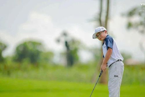Lê Nhật Bình: 'Sao mai' của golf trẻ Việt Nam