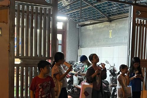 Khi học sinh trường chuyên đóng cửa, nhốt mình vì áp lực thi trượt
