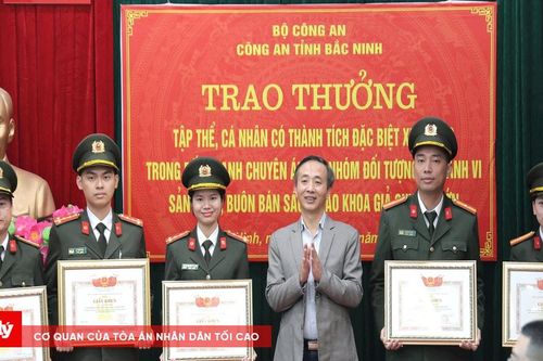 Công an Bắc Ninh triệt phá đường dây sản xuất sách giáo khoa giả