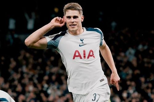 Tottenham đại thắng ở cúp C1 trước trận gặp MU