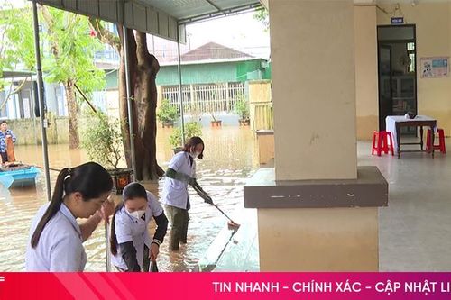 Khẩn trương ổn định hoạt động khám chữa bệnh sau mưa lũ
