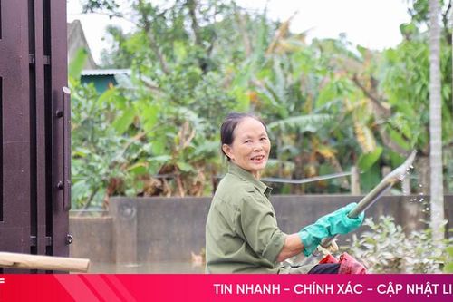 Nhiều khu vực ở Cẩm Duệ vẫn ngập sâu do nước lũ rút chậm