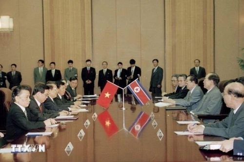 Điện chia buồn nguyên lãnh đạo cấp cao Triều Tiên Kim Yong Nam từ trần
