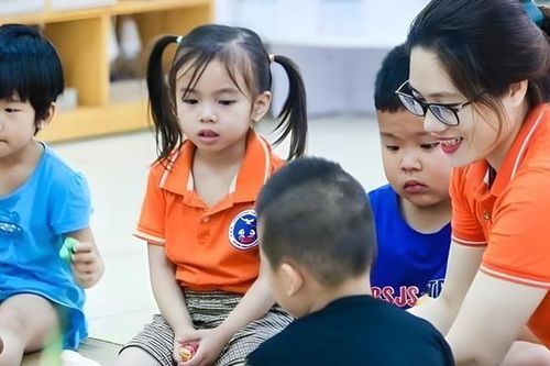 Tăng lương giáo viên cao nhất gần 19 triệu đồng/tháng: Người thầy hạnh phúc sẽ có học trò hạnh phúc