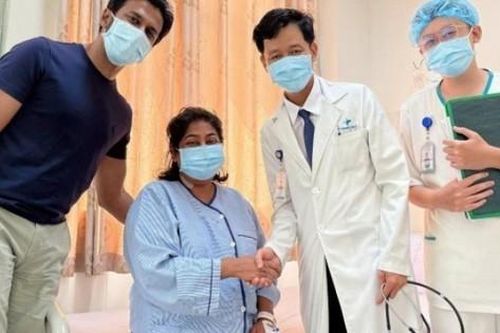 Cần Thơ: Kịp thời cứu sống nữ du khách người Úc bị viêm phổi nặng, suy đa cơ quan